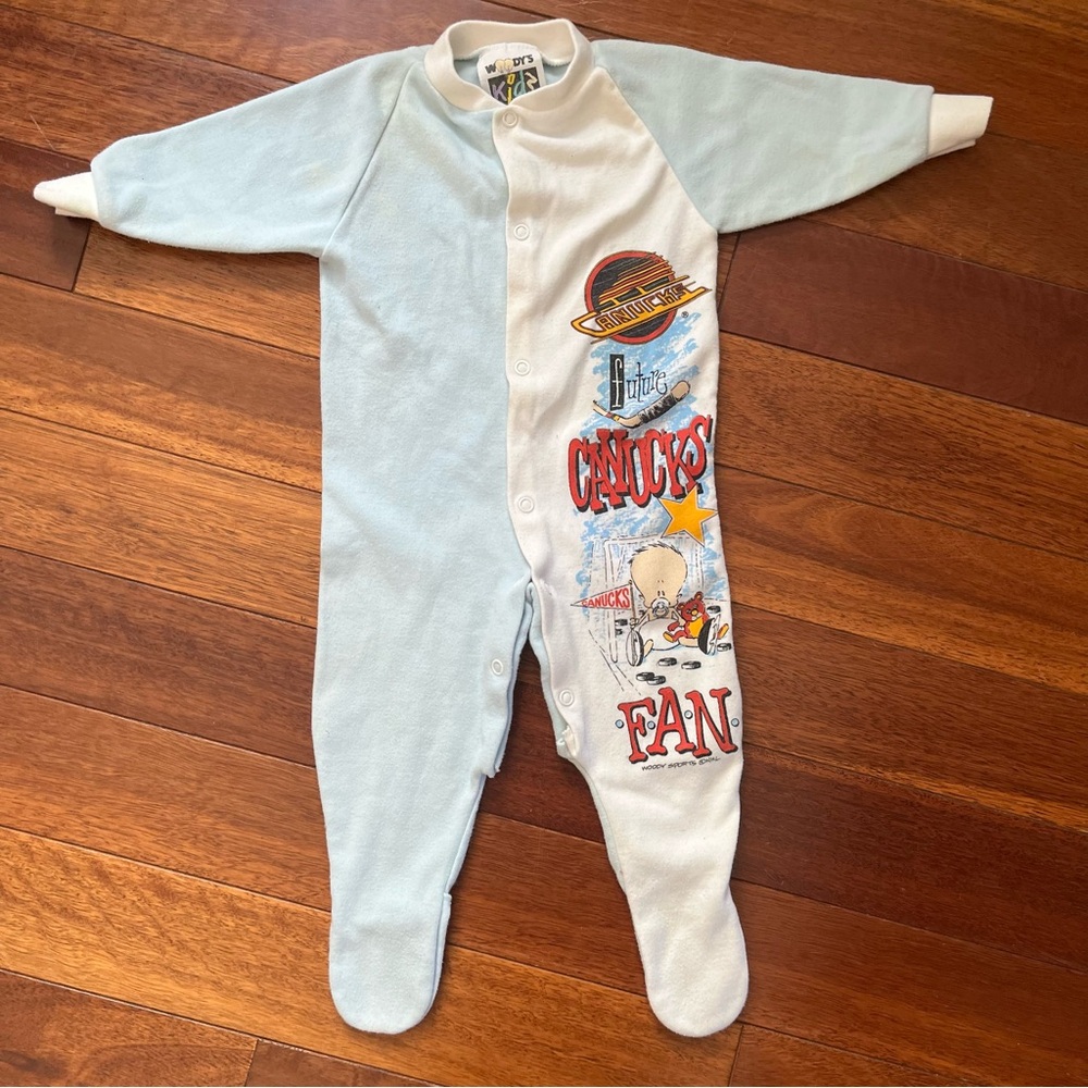 Vintage 90s Woody’s Sports Vancouver Canucks Baby Onesie 14 lbs